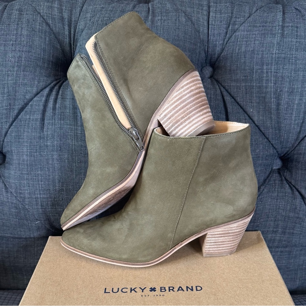 NWT Lucky Brand LK-Linnea3 neutral Olive Ankle Booties.  Women’s 6